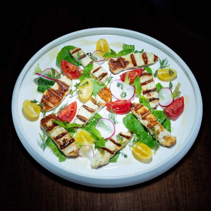 Grilled haloumi salad