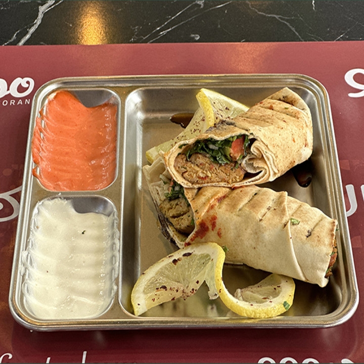 Tavuklu kebaplı sandviç