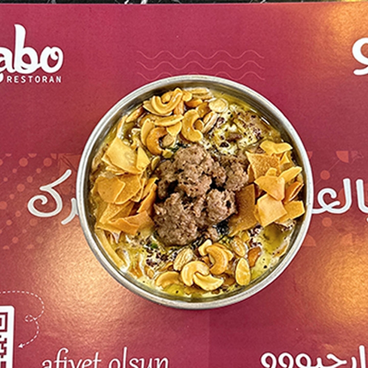 Meat fattah and nuts