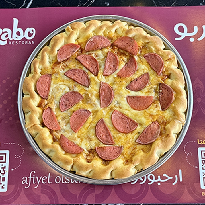 Tuna pizza - medium size