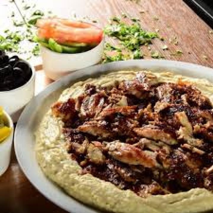 حمص بالشاورما دجاج