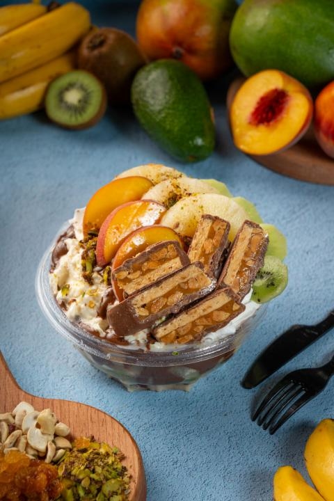 سلطة فواكه سنيكرز