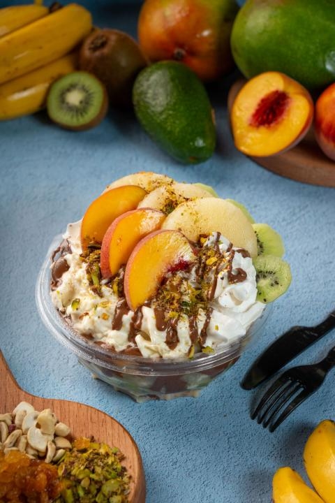 سلطة فواكه بالشوكولا