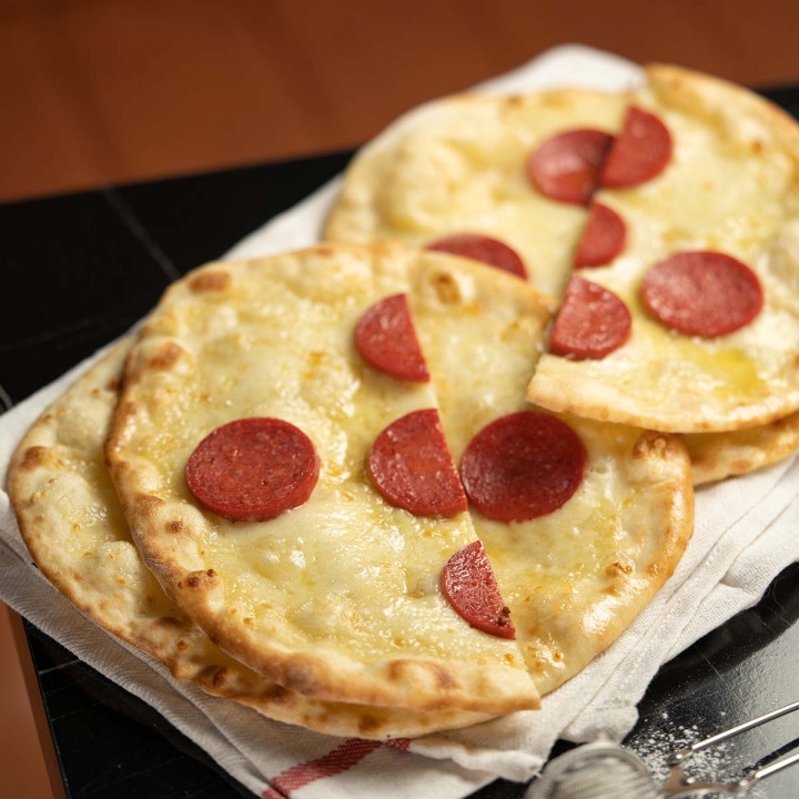 Kaşarlı Sucuk Pidesi