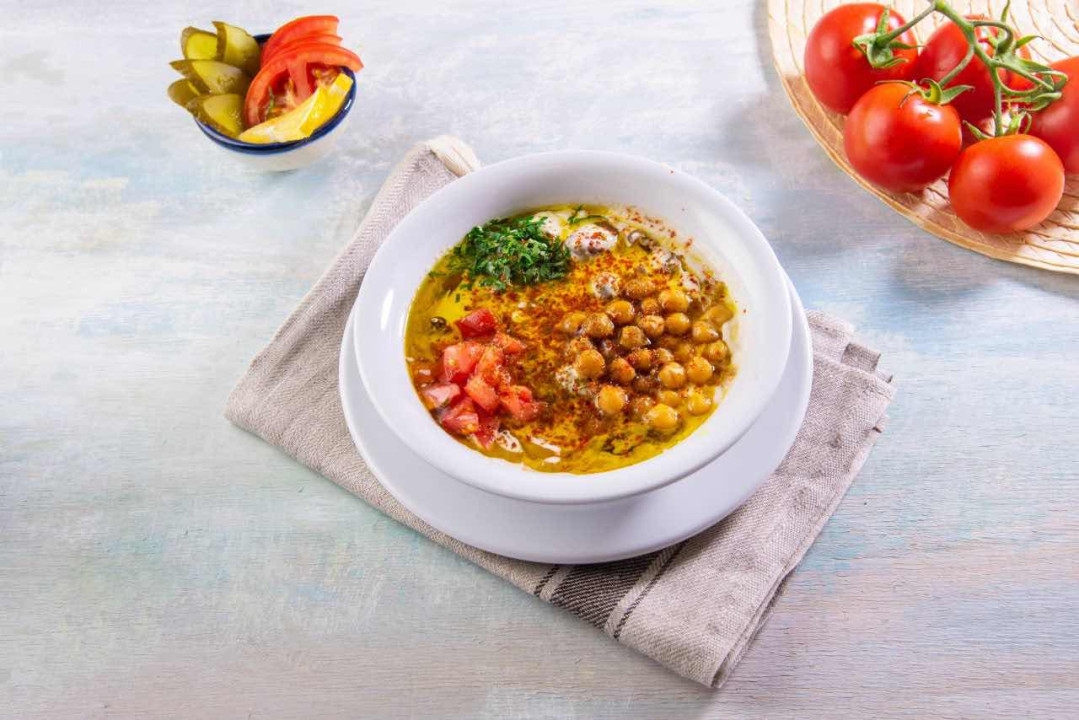 فول مهروس بالطحينية