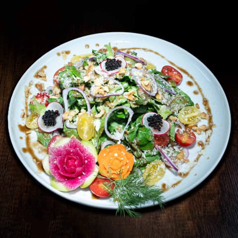 Balsamic arugula salad and walnuts