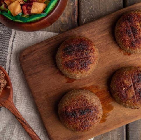 Grilled kibbeh