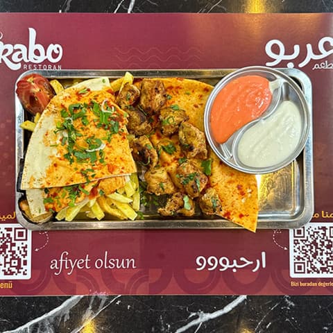 Şiş tawook kömür yemeği