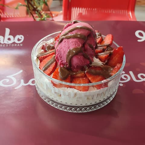 Strawberry kashtuta