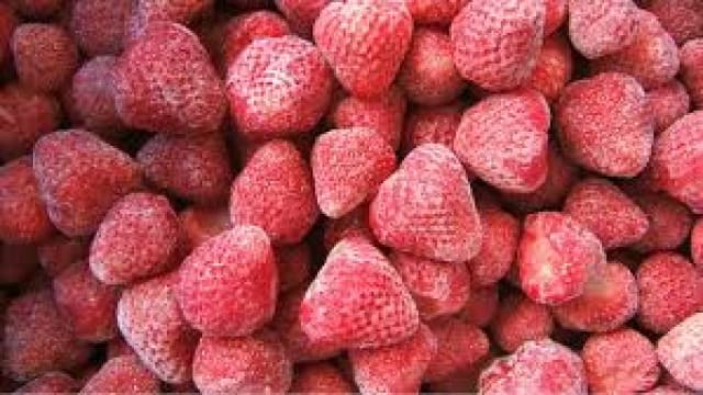 بسمة فراولة مجمدة 1 كيلو 