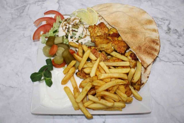 صحن شيش طاووق