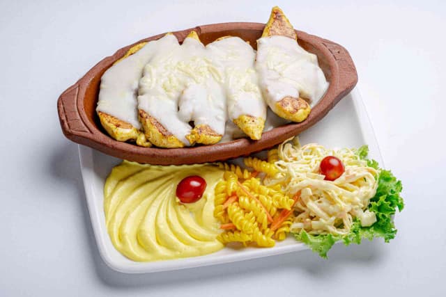 Chicken slices with Bechamel sauce