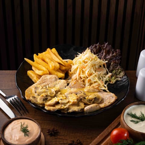 Chicken cutlets with lemon and garlic
