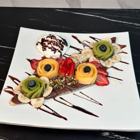 Crepe with Seasonal Fruits