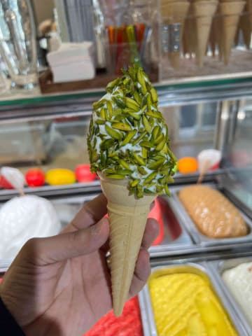 Ice Cream Arabic with Pistachio Small Size
