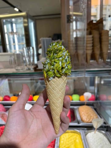 Ice Cream Arabic with Pistachio Big size