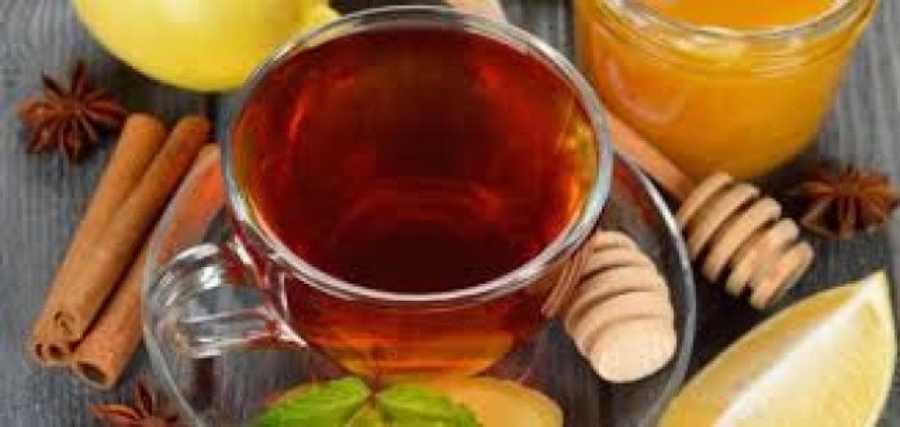 شاي أخضر بالقرفة والزنجبيل