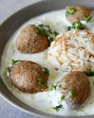 كبة لبنية مع رز