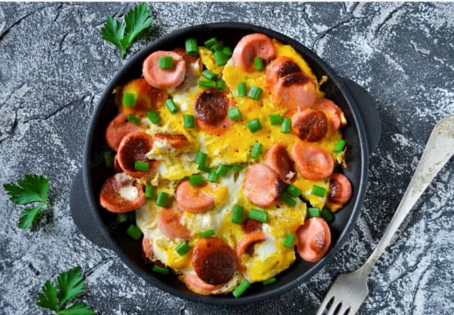 Omelet with sausage