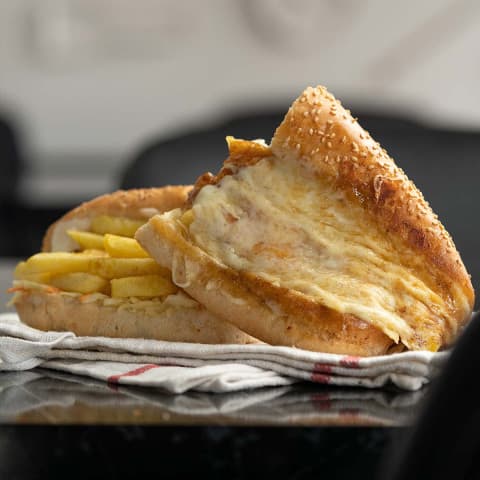 Kaşarlı Patates Sandviç
