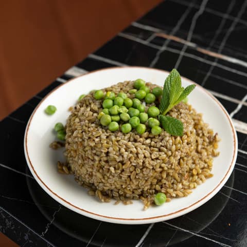 Plain freekeh plate