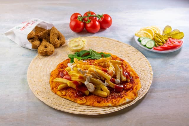 سندويشة بطاطا مع محمرة