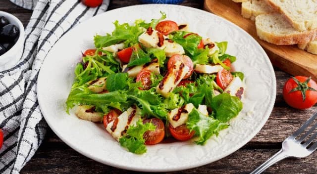 Halloumi-Käse-Salat