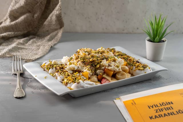 Creamy Pistachio Fruit Salad