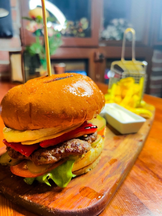 Beef burger with eggs